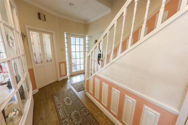 4 bed Detached for sale Image 4