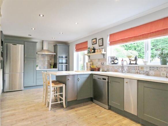 Kitchen 3.JPG