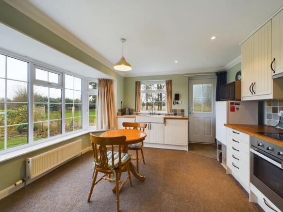 3 bed Detached Bungalow for sale Image 6