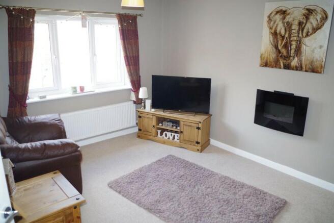 2 bed Apartment to rent Image 4
