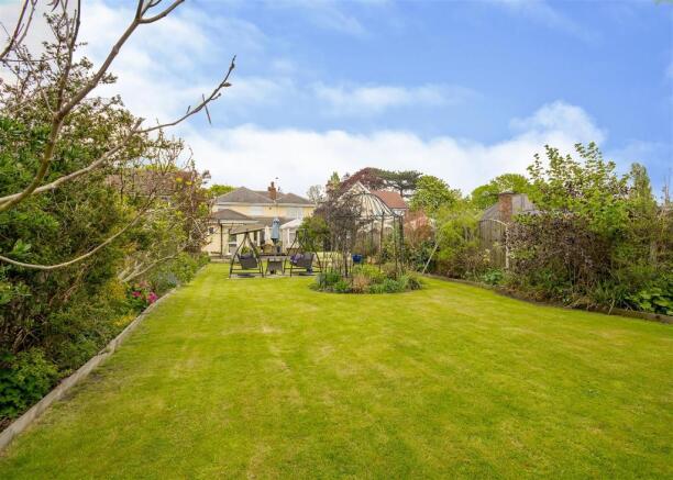 rear garden 4.jpg
