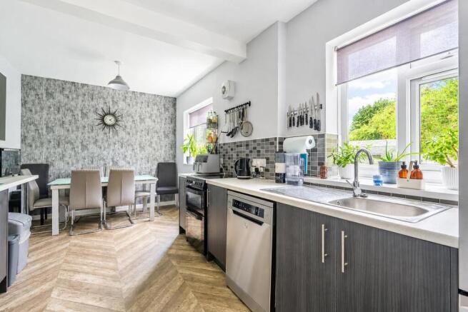 3 bed Semi-Detached for sale Image 5