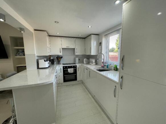 3 bed Terraced for sale Image 4