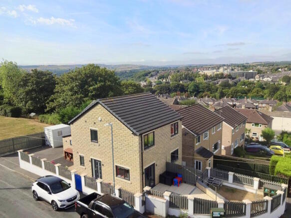 Bramble House, 2 Keswick Close, Siddal HX3 9FB photo 4