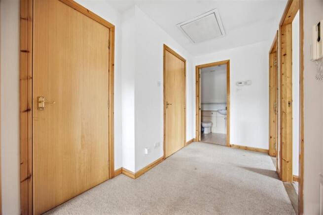 04-112_GLEN_SANNOX_DRIVE_CUMBERNAULD_004.jpg