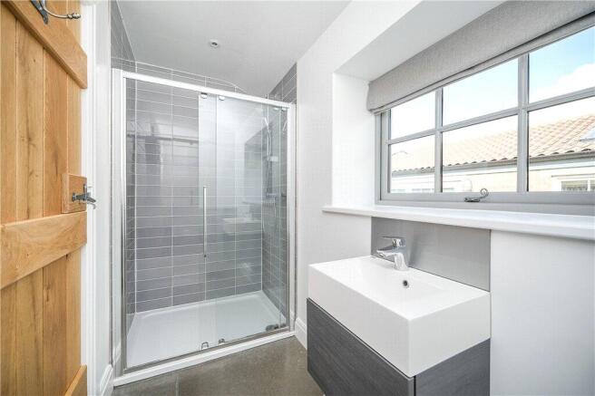 3 bed House to rent Image 11