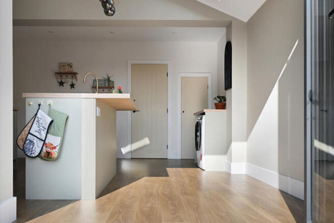 2 bed Semi-Detached for sale Image 9