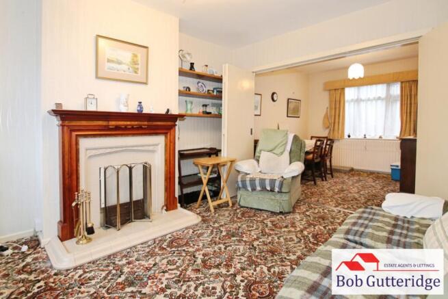 THROUGH LOUNGE / DINER