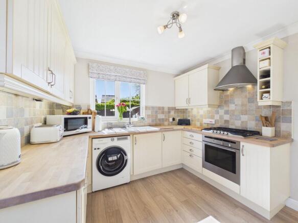 3 bed Semi-Detached for sale Image 11