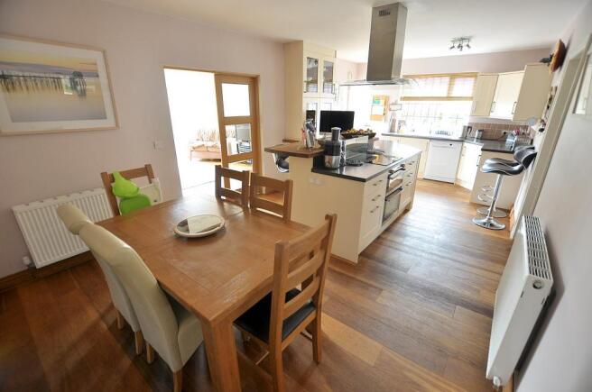 Kitchen/Dining Room