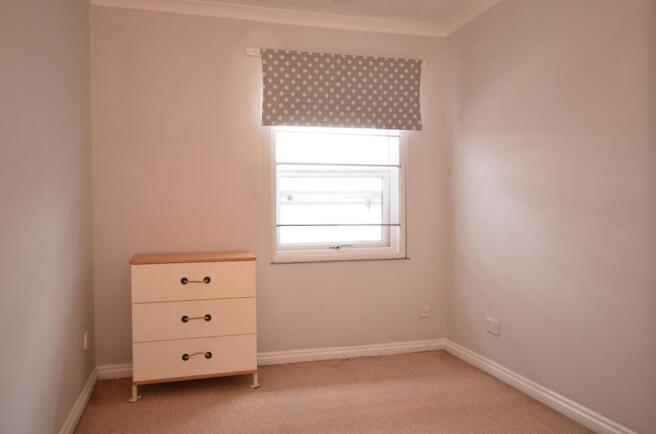 Sharp garland bed...
