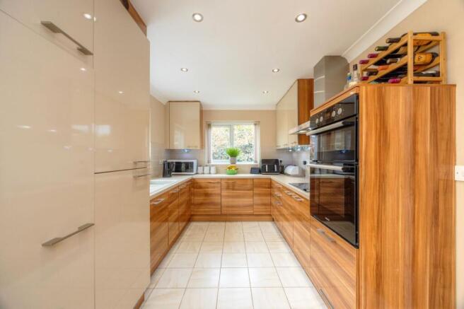 3 bed Detached Bungalow for sale Image 9
