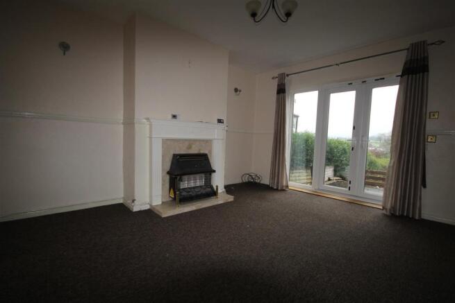 16 Churchill Road 002.JPG
