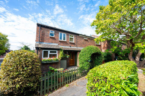 Langmans Way, Woking, GU21
