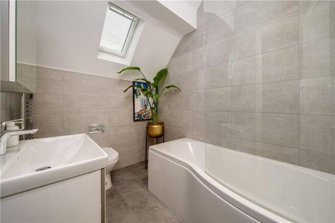 4 bed Semi-Detached for sale Image 12