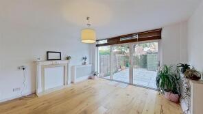 21, Willow Tree Close, London SW18 3EL