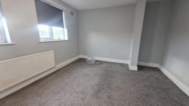 2 bed Terraced to rent Image 4