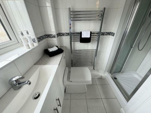 EN SUITE