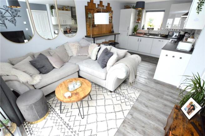 Lounge / Kitchen