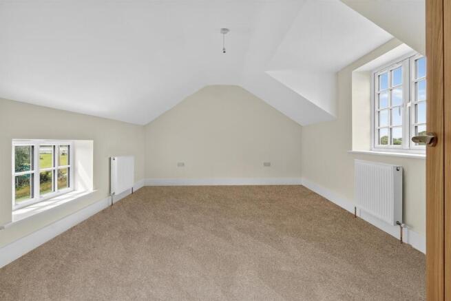 3 bed Terraced for sale Image 11