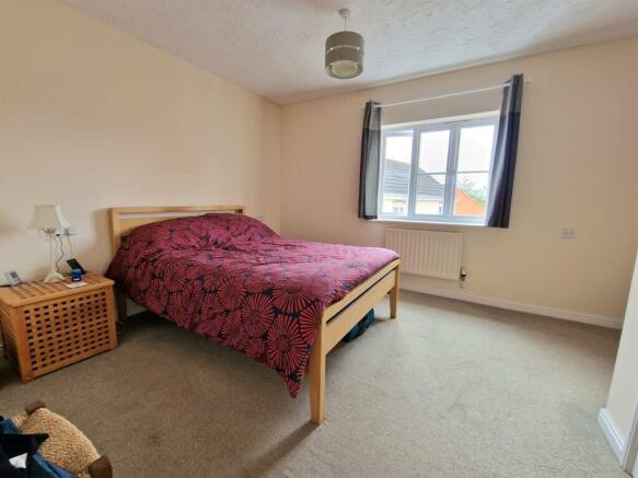 Bedroom 1.jpg