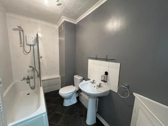 2 bed Flat to rent Image 9