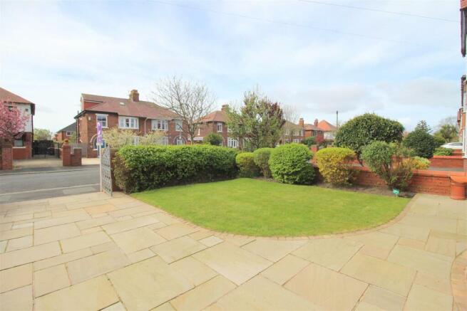 Laverton Road, 61 - Front new 6.JPG