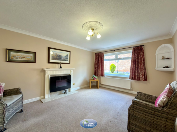 4 bed Detached for sale Image 5