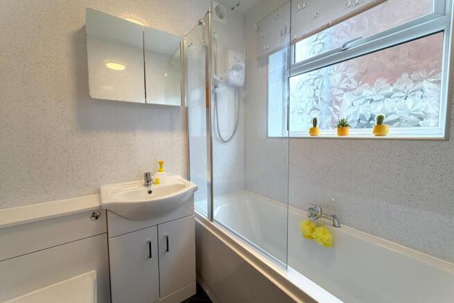 3 bed Semi-Detached for sale Image 8