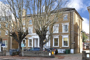 1, 122 Thurlow Court, Thurlow Park Road, London SE21 8HP