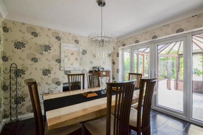 Dining Room.jpg