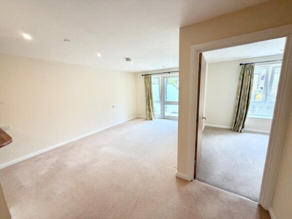 2 bed Apartment for sale Image 10
