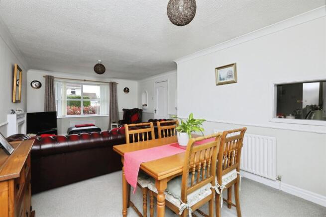 4 bed Detached for sale Image 5
