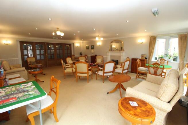 COMMUNAL LOUNGE