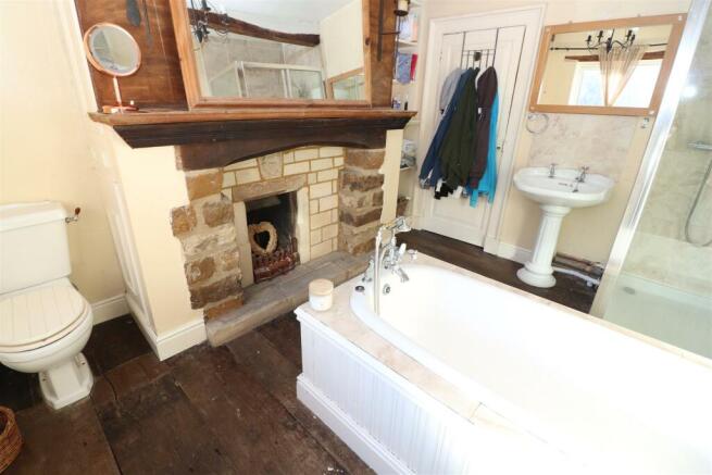 Bath / Shower Room / wc