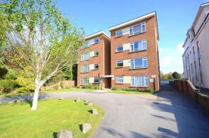 2, 112a Brookley Court, Richmond Park Road, Bournemouth BH8 8TJ