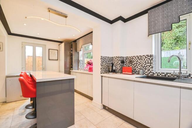 3 bed Detached for sale Image 2