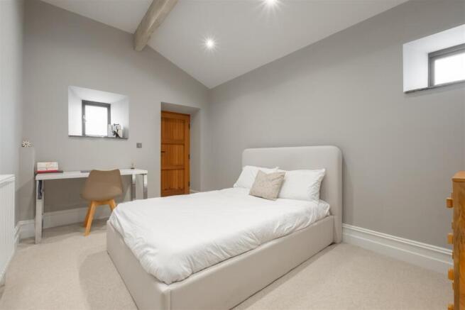 4 bed Barn Conversion for sale Image 12