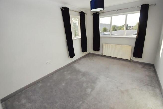 3 bed Terraced for sale Image 6