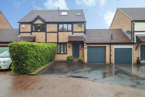 Stornoway Court, Beeston, Nottingham, Nottinghamshire, NG9