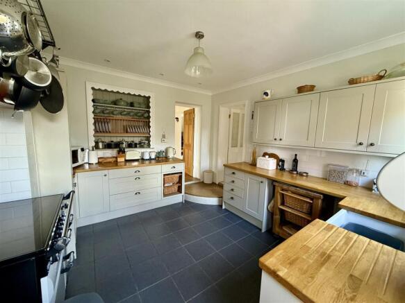 Kitchen: