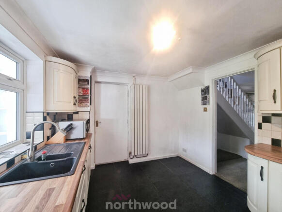 4 bed Detached for sale Image 10