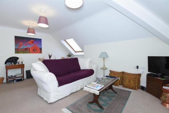 Living Room3.jpg