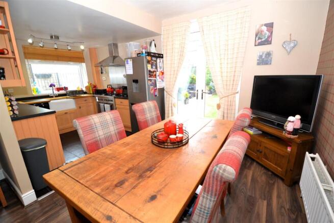 3 bed Semi-Detached for sale Image 7
