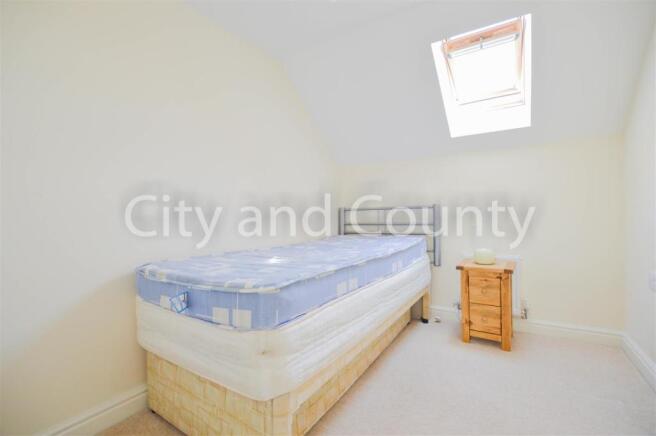 bed 4.jpg