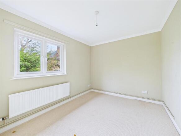 4 bed Detached for sale Image 12