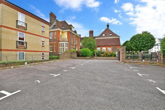 Driveway/Parking
