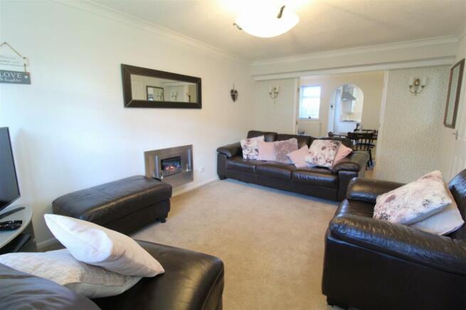 Living room 2.jpg