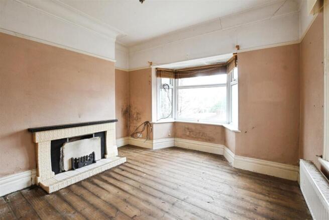 Sitting Room/Dining Room