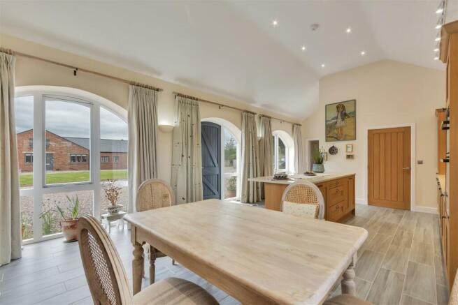 Kitchen/Breakfast Room Additional Photograph